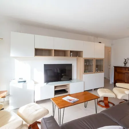 Ground-floor 2 Bedroom - Near Centre & Beaches Apartment Cannes