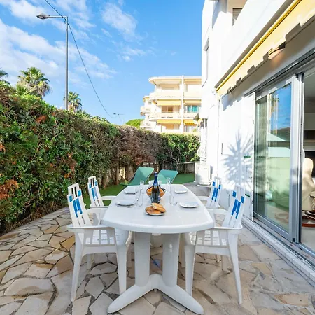 Ground-floor 2 Bedroom - Near Centre & Beaches *
